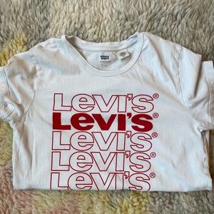 Levi’s graphic tee